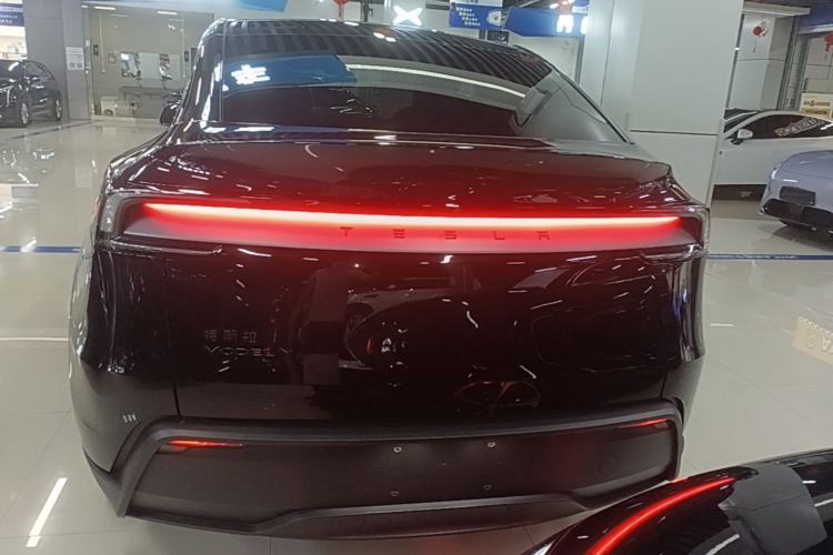 Used Tesla Model Y 2026 Rear-Drive Model Rear