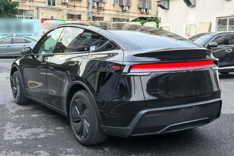 Used Tesla Model Y 2026 Rear-Drive Model Rear Left 45 Deg