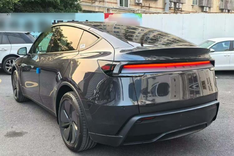 Used Tesla Model Y 2026 Rear-Drive Model Rear Left 45 Deg