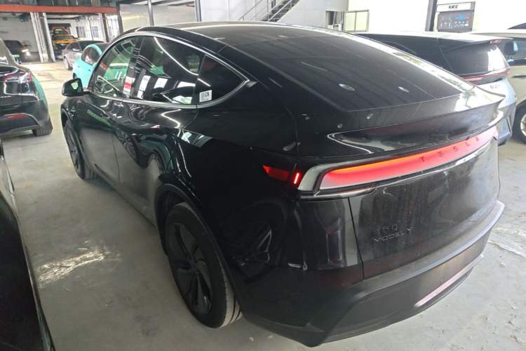 Used Tesla Model Y 2026 Rear-Drive Model Rear Left 45 Deg