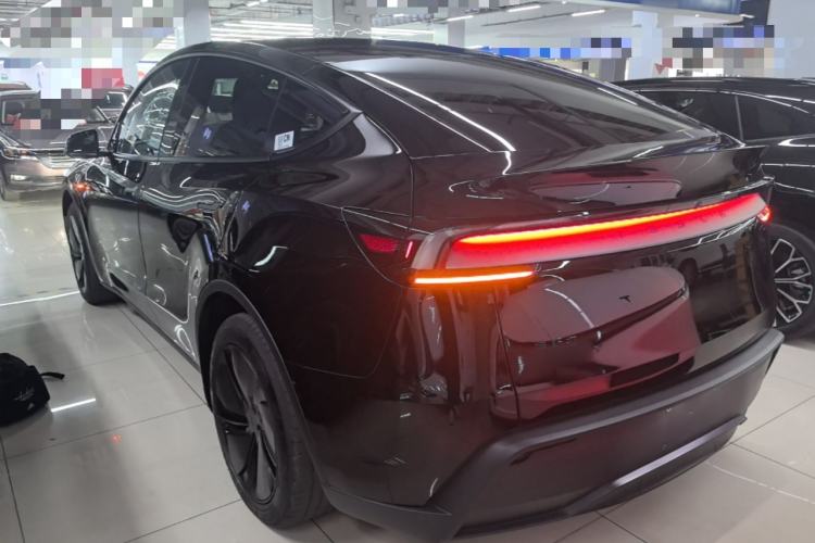 Used Tesla Model Y 2026 Rear-Drive Model Rear Left 45 Deg