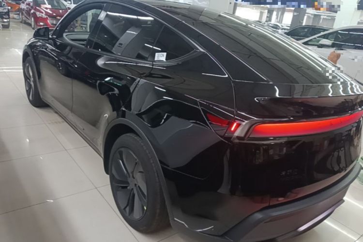 Used Tesla Model Y 2026 Rear-Drive Model Rear Left 45 Deg