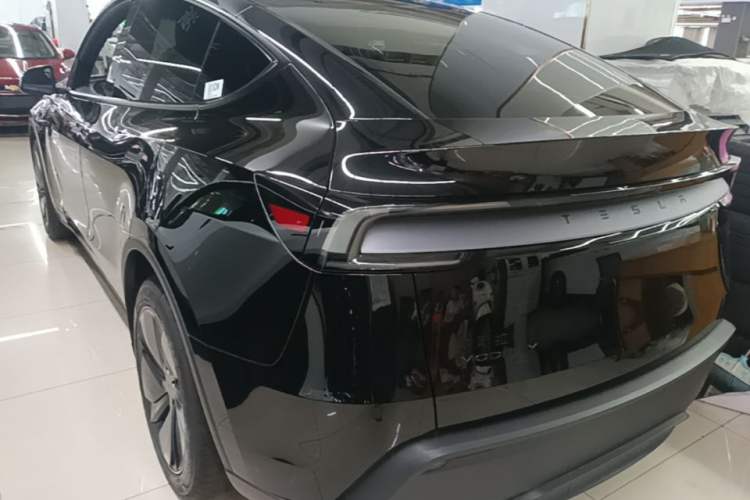 Used Tesla Model Y 2026 Rear-Drive Model Rear Left 45 Deg