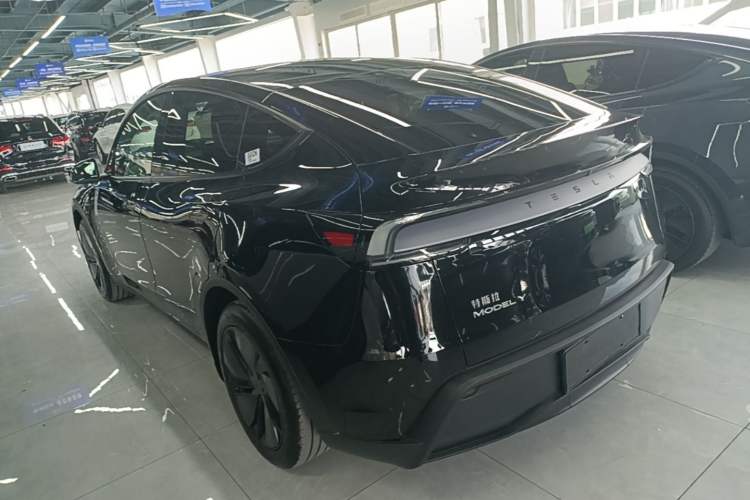 Used Tesla Model Y 2026 Rear-Drive Model Rear Left 45 Deg