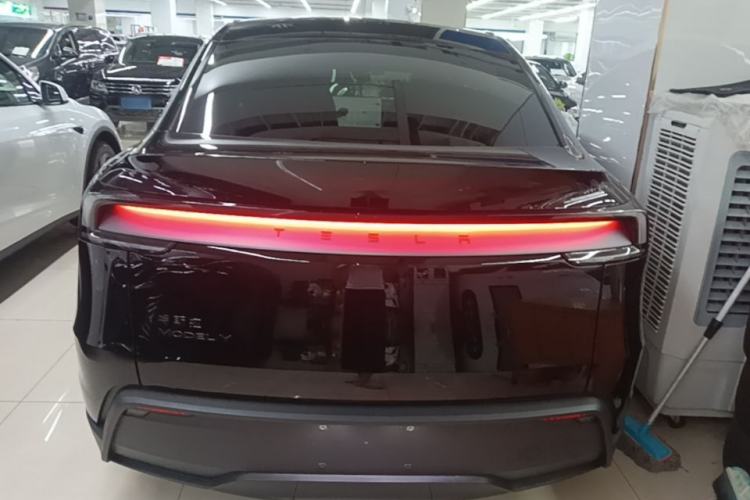 Used Tesla Model Y 2026 Rear-Drive Model Rear