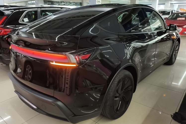 Used Tesla Model Y 2026 Rear-Drive Model Rear Right 45 Deg