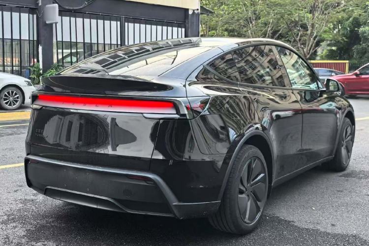 Used Tesla Model Y 2026 Rear-Drive Model Rear Right 45 Deg