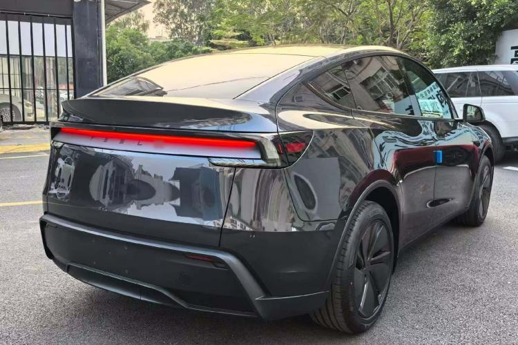 Used Tesla Model Y 2026 Rear-Drive Model Rear Right 45 Deg