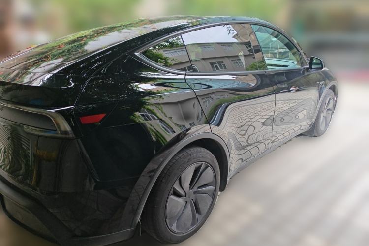 Used Tesla Model Y 2026 Rear-Drive Model Rear Right 45 Deg
