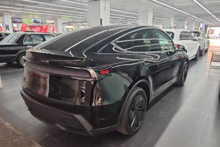 Used Tesla Model Y 2026 Rear-Drive Model Rear Right 45 Deg