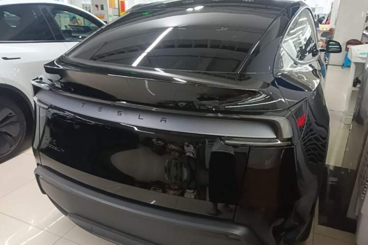 Used Tesla Model Y 2026 Rear-Drive Model Rear Right 45 Deg