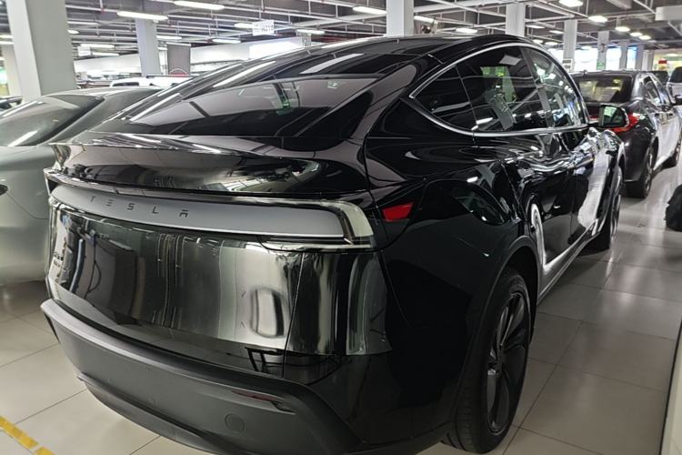Used Tesla Model Y 2026 Rear-Drive Model Rear Right 45 Deg
