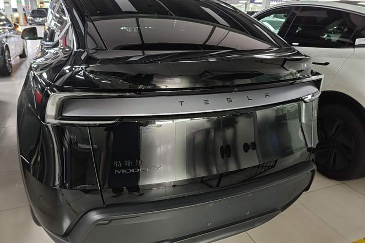 Used Tesla Model Y 2026 Rear-Drive Model Rear