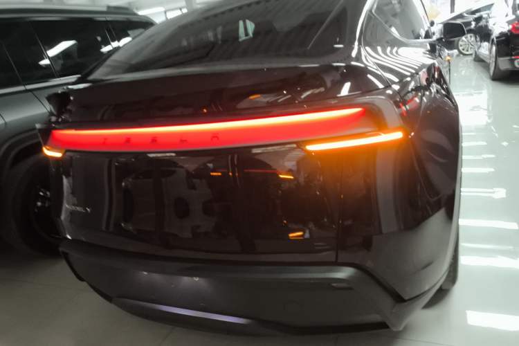 Used Tesla Model Y 2026 Rear-Drive Model Rear