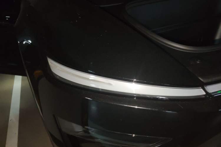 Used Tesla Model Y 2026 Model Long-Range Rear-Wheel-Drive Version Right Front Headlight