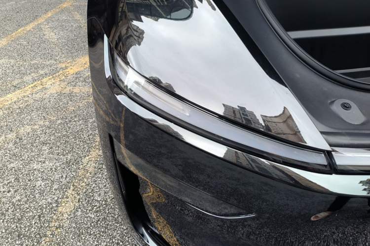 Used Tesla Model Y 2026 Long-Range All-Wheel-Drive Model Right Front Headlight