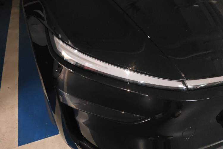 Used Tesla Model Y 2026 Model Long-Range Rear-Wheel-Drive Version Right Front Headlight