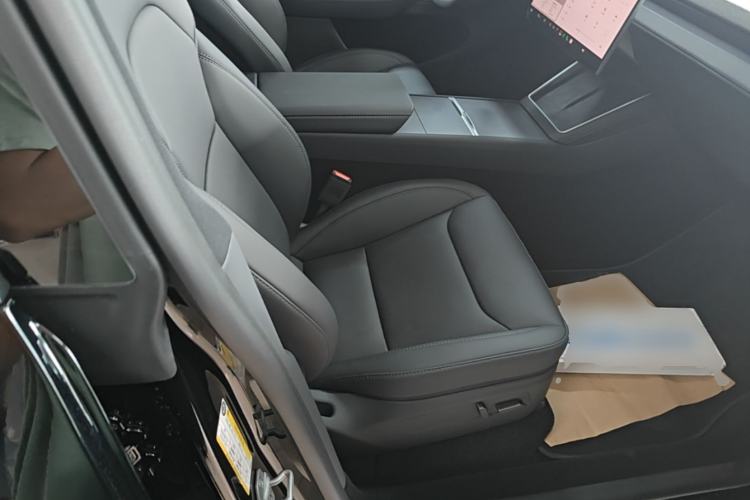 Used Tesla Model Y 2026 Facelifted Long-Range Rear-Drive Model Right Front Seat