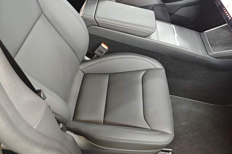 Used Tesla Model Y 2026 Rear-Drive Model Right Front Seat