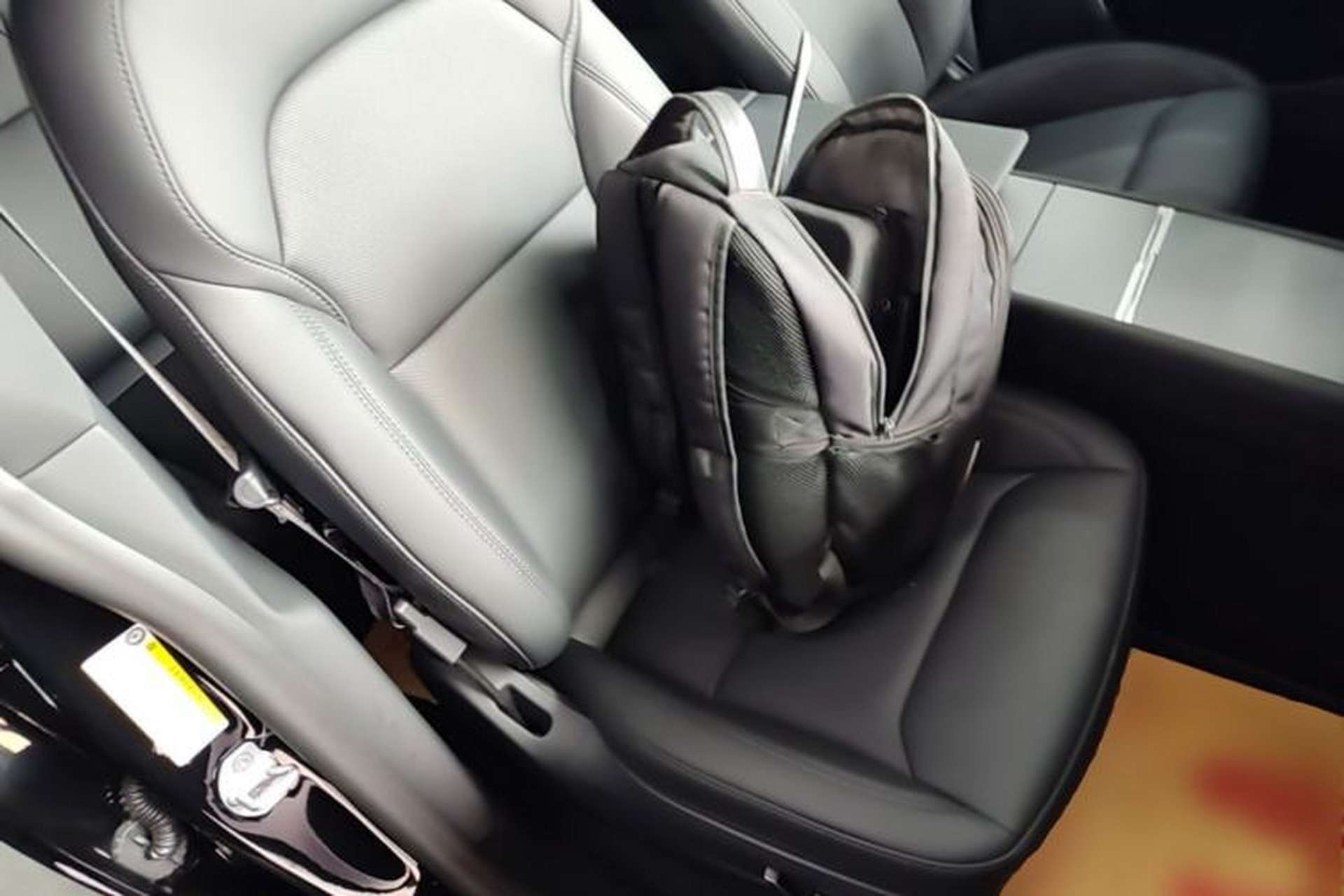 Used Tesla Model Y 2026 Facelifted Long-Range Rear-Drive Model Right Front Seat