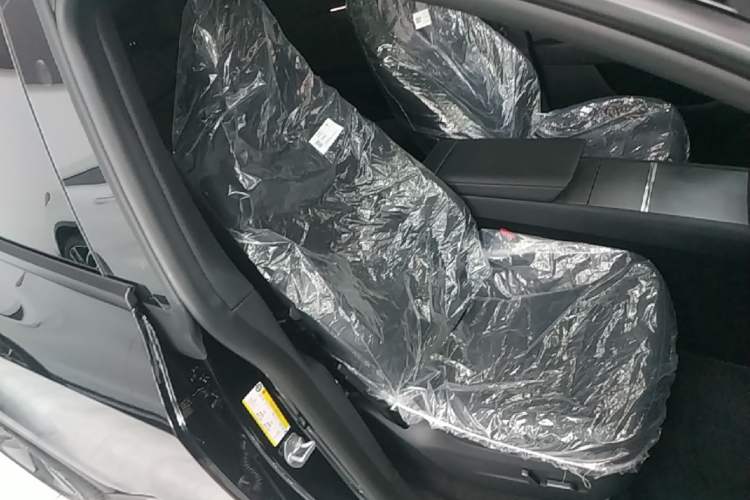 Used Tesla Model Y 2026 Long-Range All-Wheel-Drive Model Right Front Seat