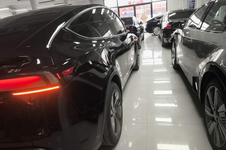 Used Tesla Model Y 2026 Rear-Drive Model Right Rear Taillight
