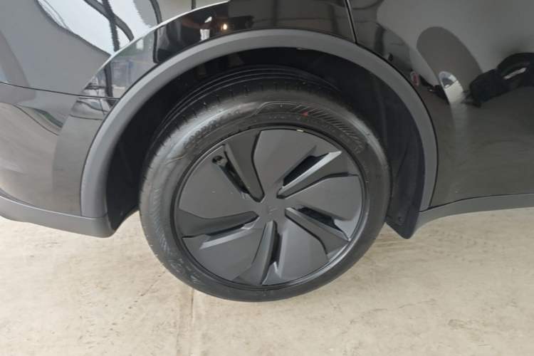 Used Tesla Model Y 2026 Rear-Drive Model Right Rear Wheel Hub