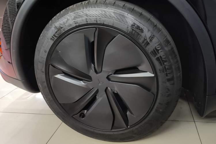 Used Tesla Model Y 2026 Rear-Drive Model Right Rear Wheel Hub