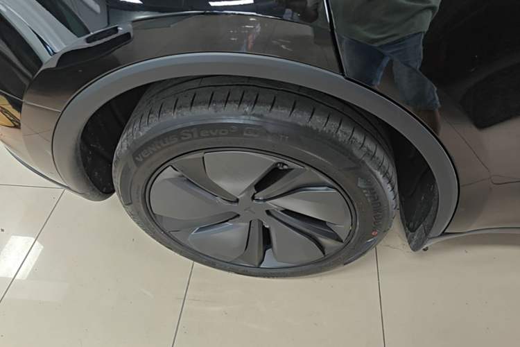 Used Tesla Model Y 2026 Facelifted Long-Range Rear-Drive Model Right Rear Wheel Hub