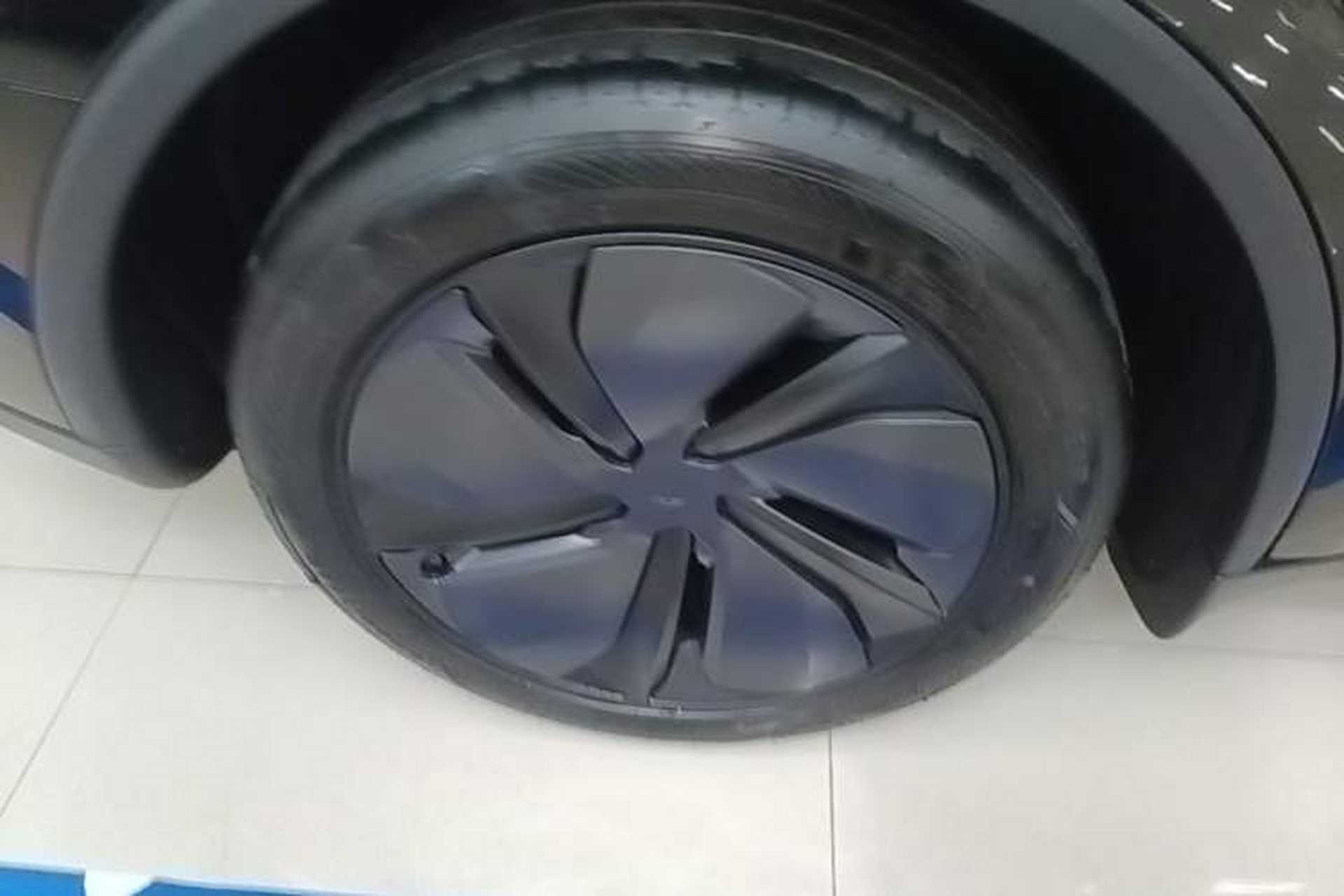Used Tesla Model Y 2026 Rear-Drive Model Right Rear Wheel Hub