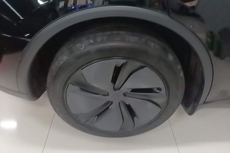 Used Tesla Model Y 2026 Rear-Drive Model Right Rear Wheel Hub