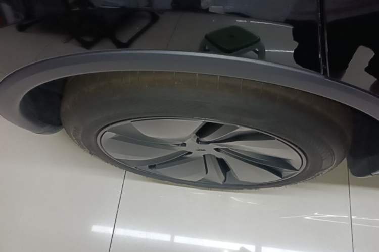 Used Tesla Model Y 2026 Rear-Drive Model Right Rear Wheel Hub