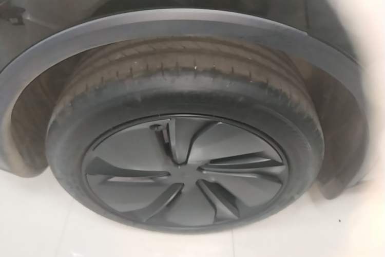 Used Tesla Model Y 2026 Rear-Drive Model Right Rear Wheel Hub