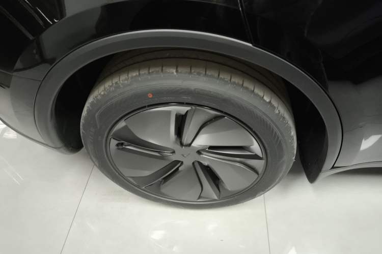 Used Tesla Model Y 2026 Rear-Drive Model Right Rear Wheel Hub