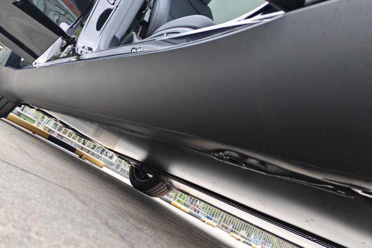 Used Tesla Model Y 2026 Rear-Drive Model Right Side Sill