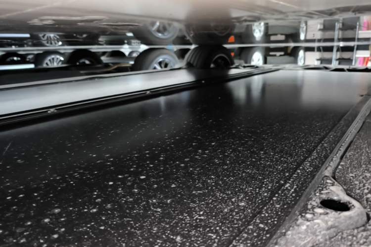 Used Tesla Model Y 2026 Rear-Drive Model Right Side Sill