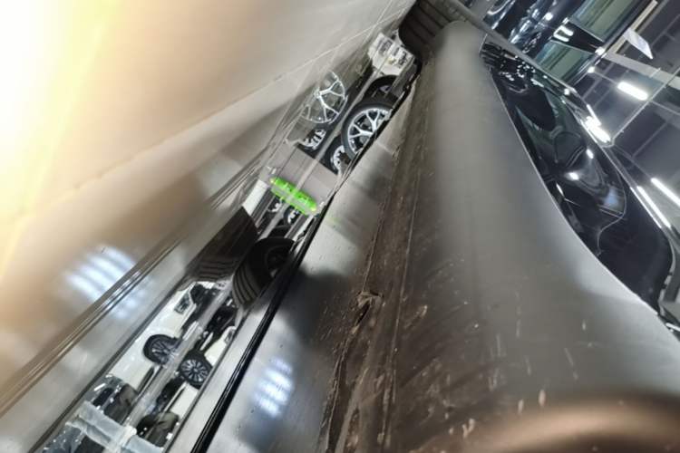 Used Tesla Model Y 2026 Rear-Drive Model Right Side Sill