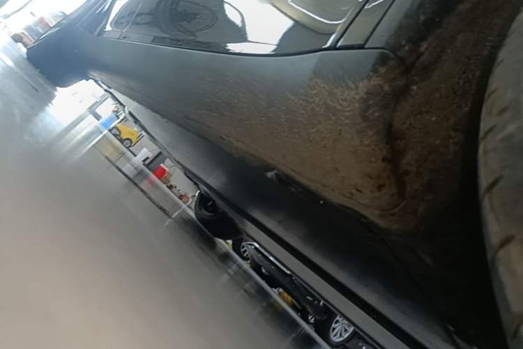 Used Tesla Model Y 2026 Model Long-Range Rear-Wheel-Drive Version Right Side Sill