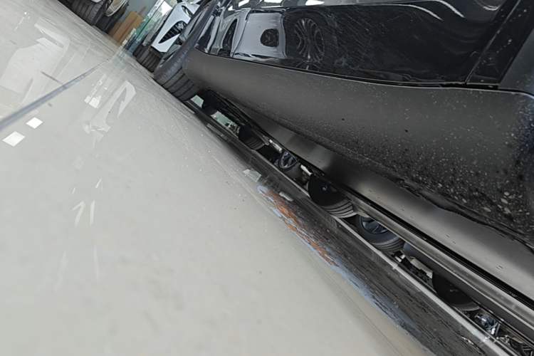 Used Tesla Model Y 2026 Rear-Drive Model Right Side Sill
