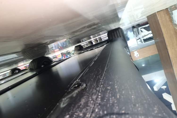 Used Tesla Model Y 2026 Rear-Drive Model Right Side Sill