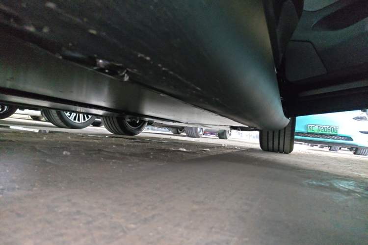 Used Tesla Model Y 2026 Rear-Drive Model Right Side Sill