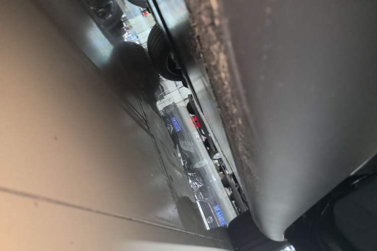 Used Tesla Model Y 2026 Rear-Drive Model Right Side Sill