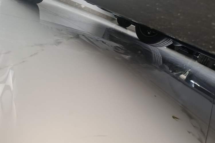 Used Tesla Model Y 2026 Rear-Drive Model Right Side Sill