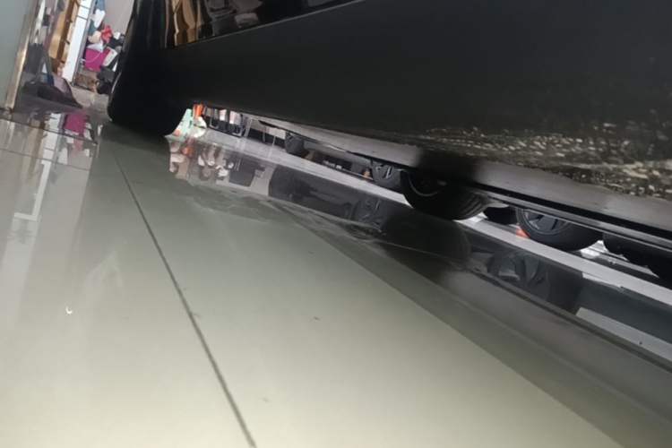 Used Tesla Model Y 2026 Rear-Drive Model Right Side Sill