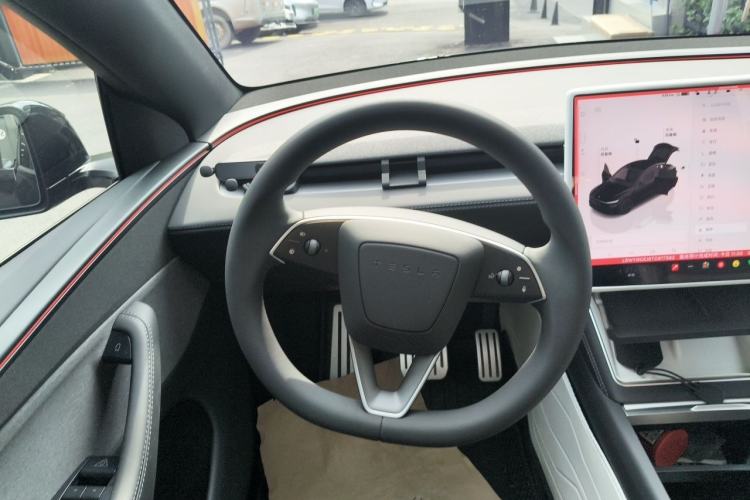 Used Tesla Model Y 2026 Facelifted Long-Range Rear-Drive Model Steering Wheel