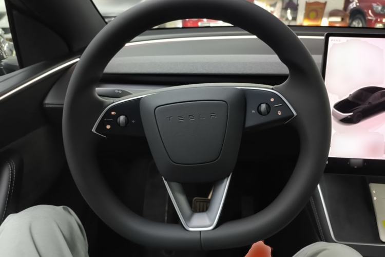 Used Tesla Model Y 2026 Rear-Drive Model Steering Wheel