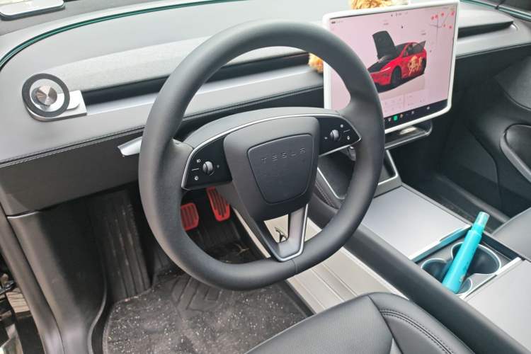 Used Tesla Model Y 2026 Rear-Drive Model Steering Wheel