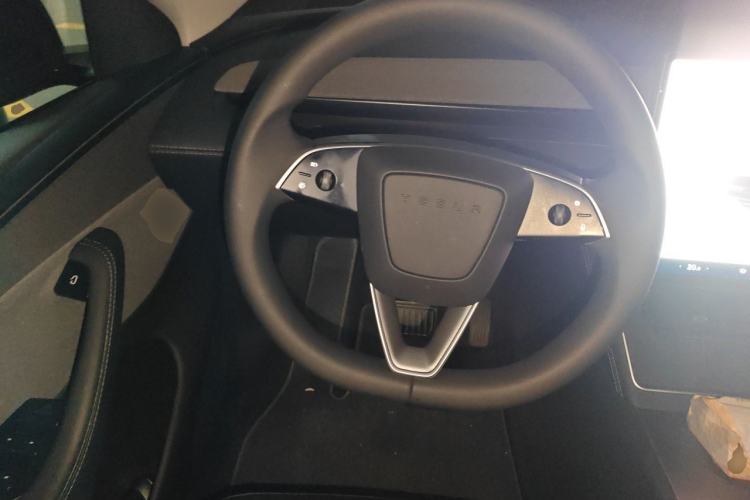 Used Tesla Model Y 2026 Model Long-Range Rear-Wheel-Drive Version Steering Wheel