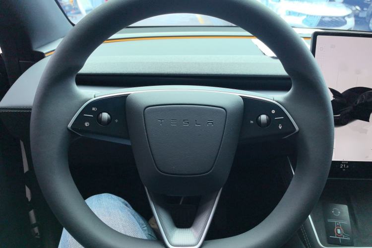 Used Tesla Model Y 2026 Rear-Drive Model Steering Wheel
