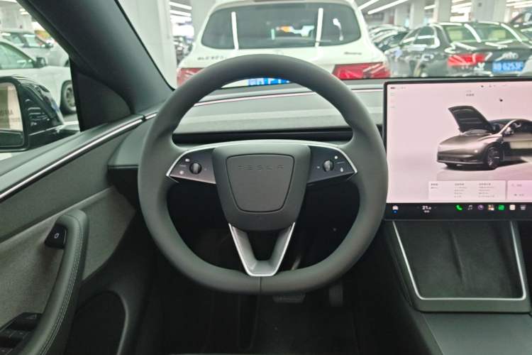 Used Tesla Model Y 2026 Rear-Drive Model Steering Wheel